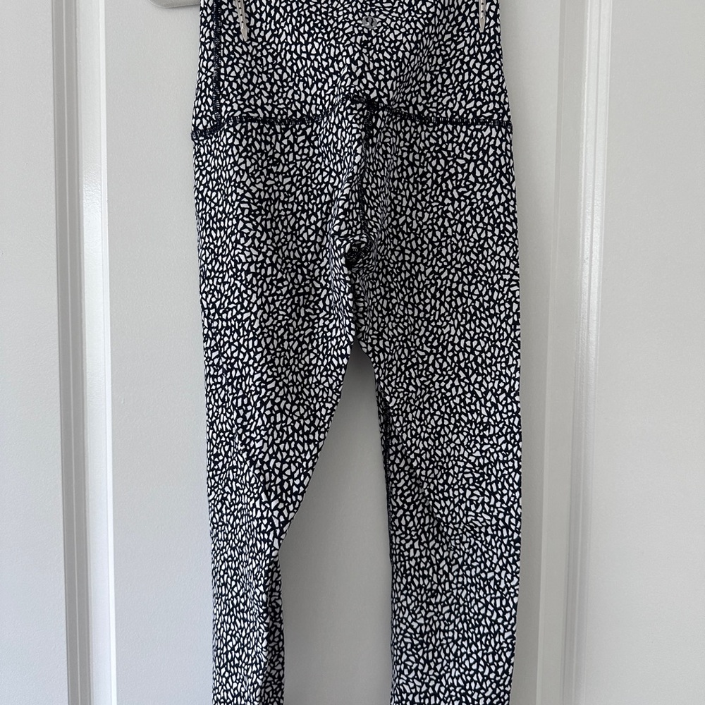 Lululemon Black and white animal print capri leggings